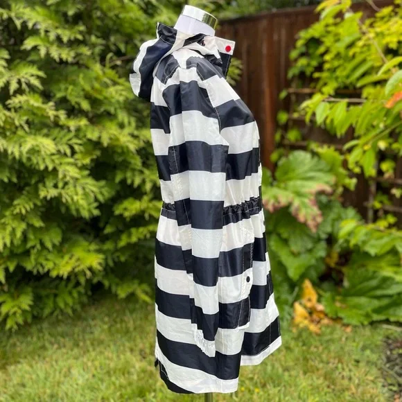 JOULES Right as Rain French Navy Stripe Golightly Raincoat Size 6 Packable - Picture 3 of 16